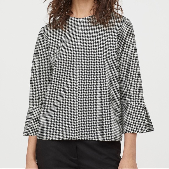 H&M Tops - NWT H&M houndstooth plaid pattern bell sleeve top